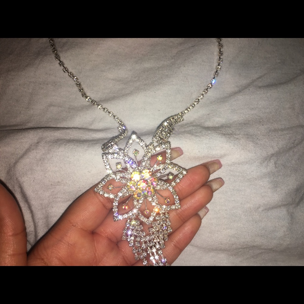 This beautiful diamond necklace